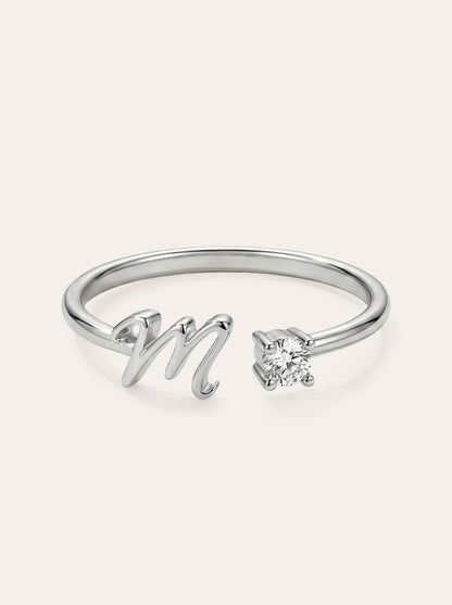 Valentia – Anillo con letra y circonitas