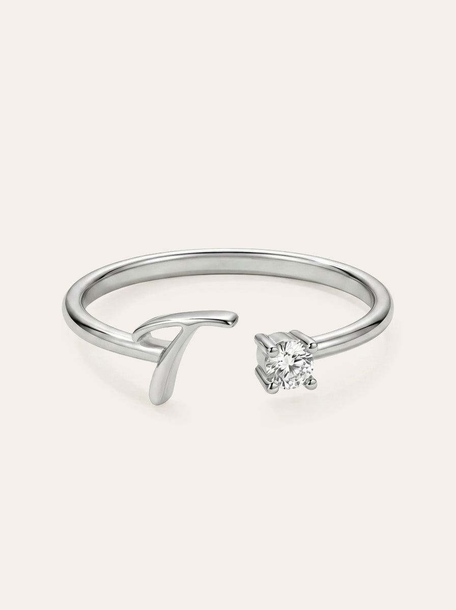 Valentia – Anillo con letra y circonitas