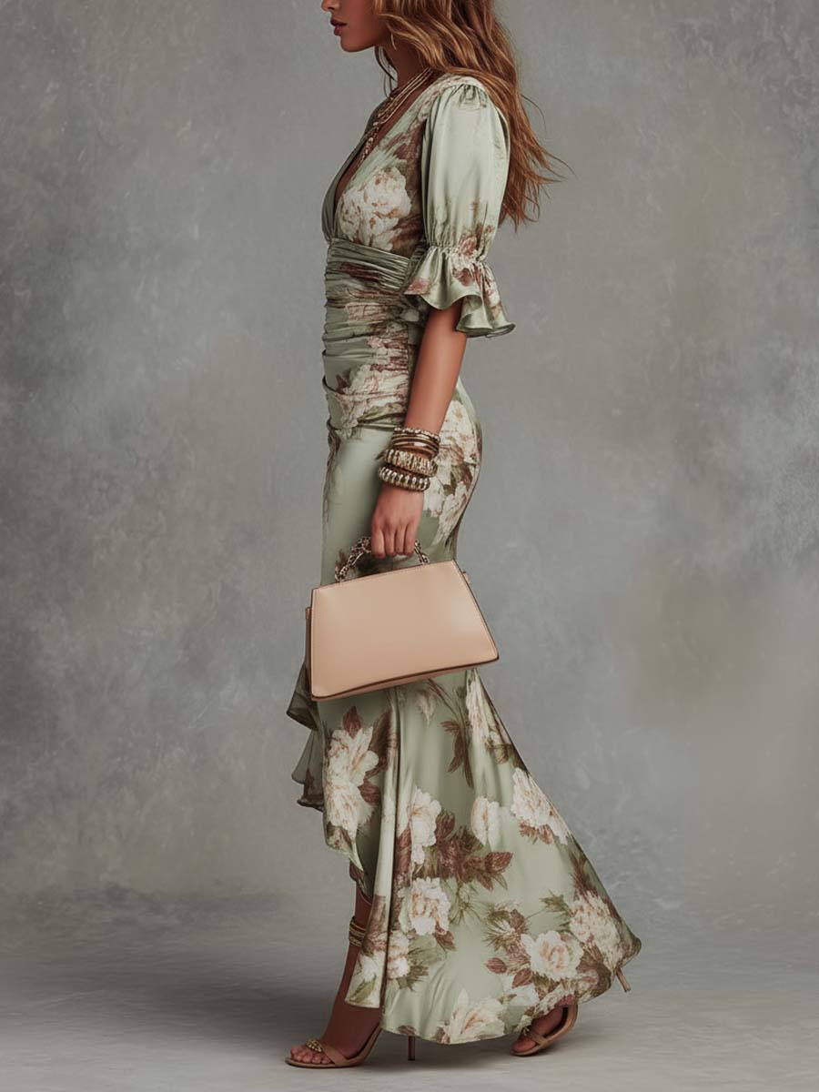 Vestido largo asimétrico de satén floral con mangas acampanadas de volantes