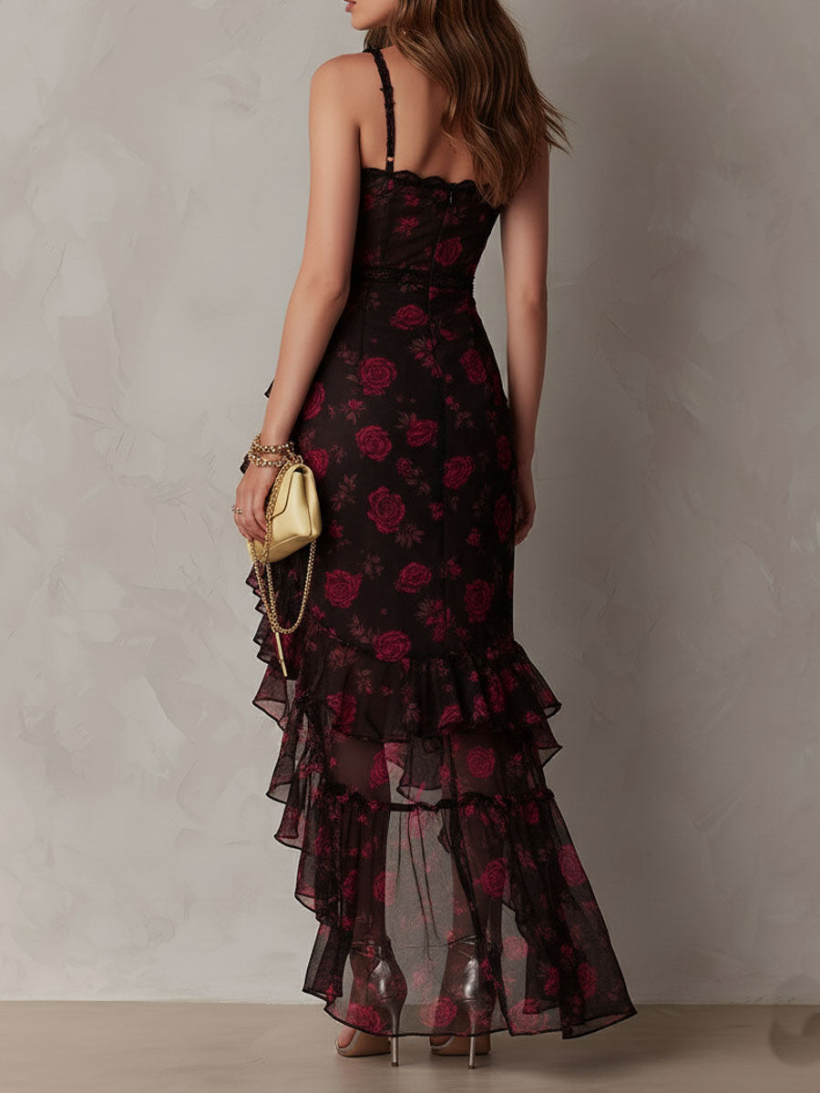 Vestido negro y rojo elegante con estampado floral, fruncido y dobladillo con volantes
